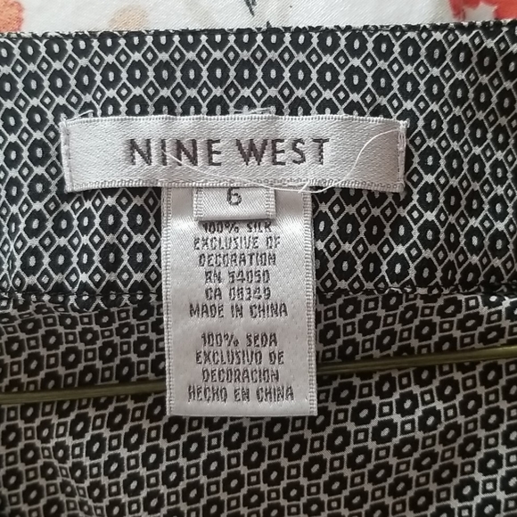 Black blouse - Picture 3 of 3